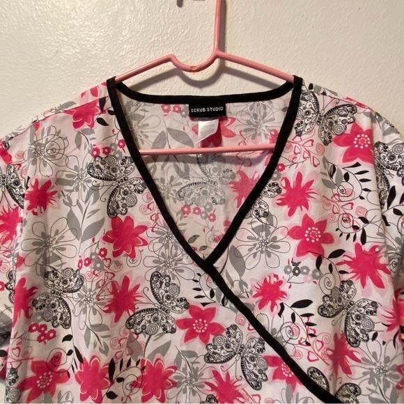 Scrub Studio Shirt Women’s Plus Size 2X Pink Short Sleeve Ties‎ In Back - Picture 3 of 14